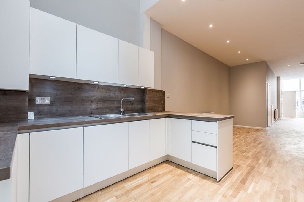 Property photo 2 of 12 Living_Room (Example)