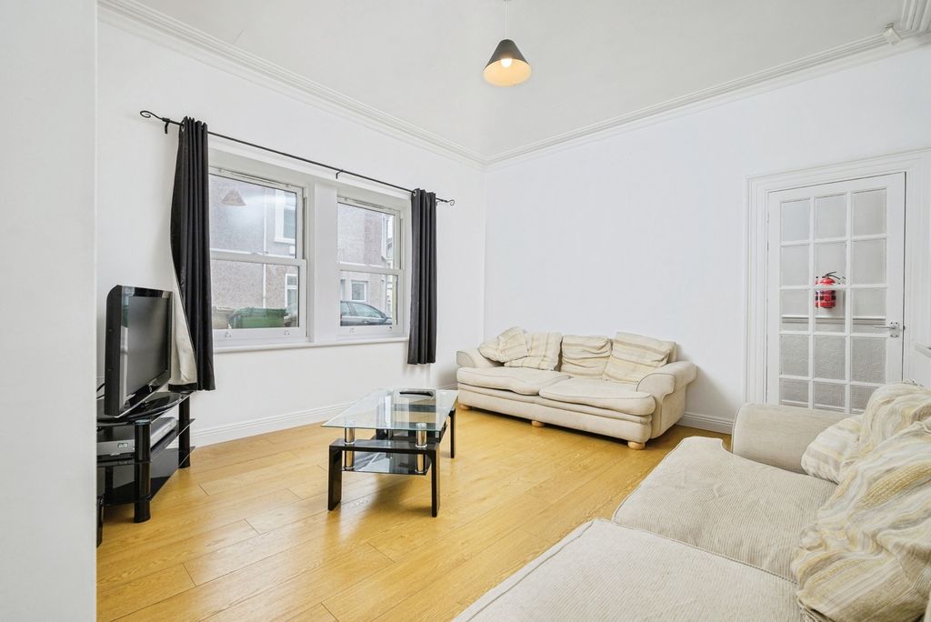 Property photo 2 of 16 Pbox-Img.Jpg