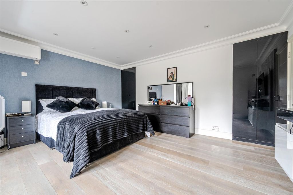 Property photo 2 of 25 1369485-6-68F0F2Efec497.Jpg