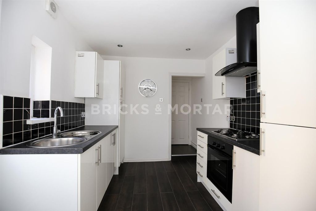 Property photo 2 of 6 Mwe9Cbf1J8E-W2_U-Ijijtdo9Yq.Jpg