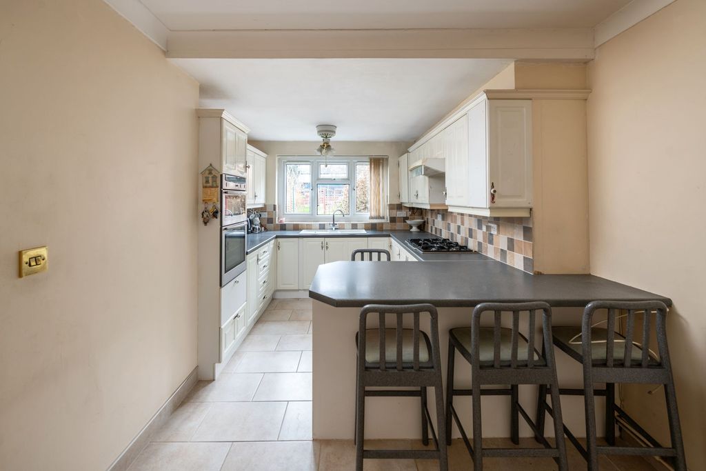 Property photo 3 of 13