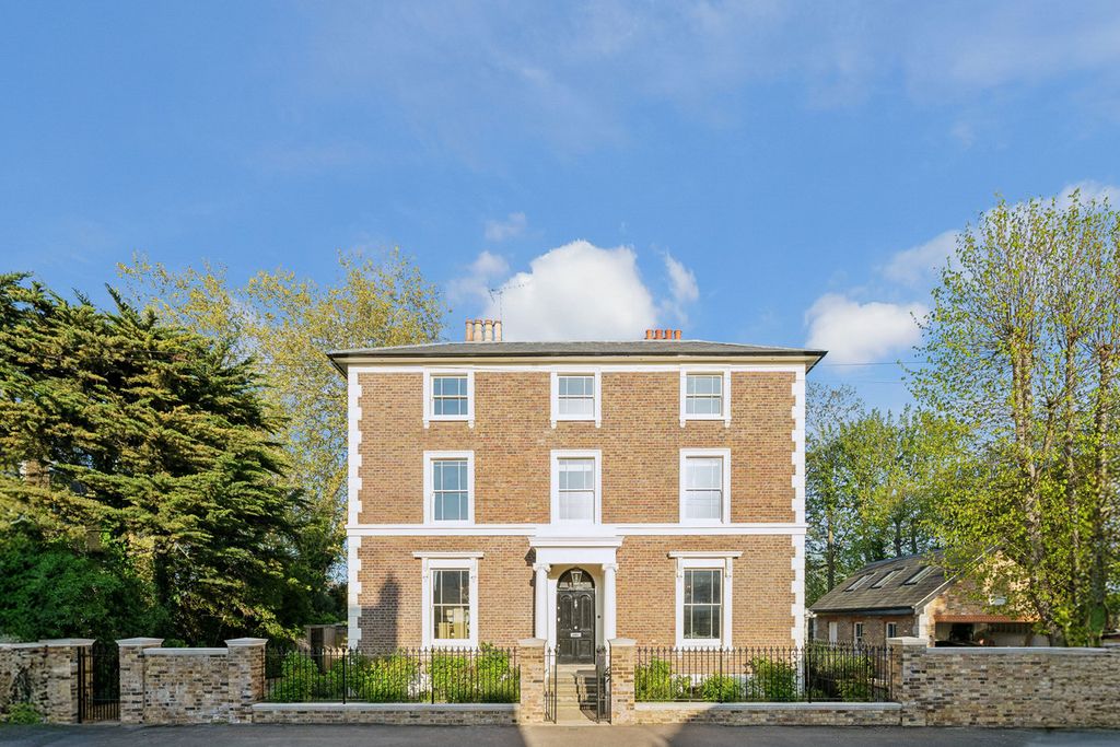 Property photo 1 of 38