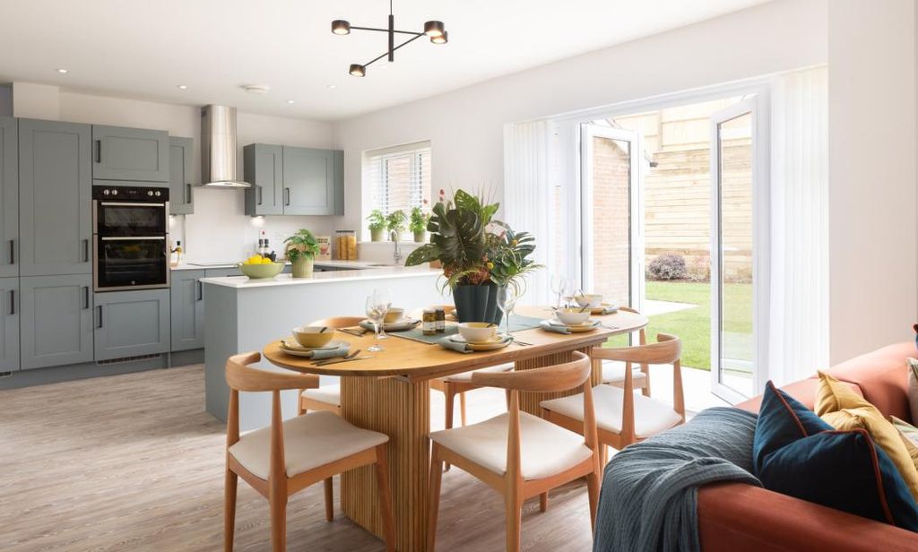Property photo 2 of 8 Dandara - Zoopla -