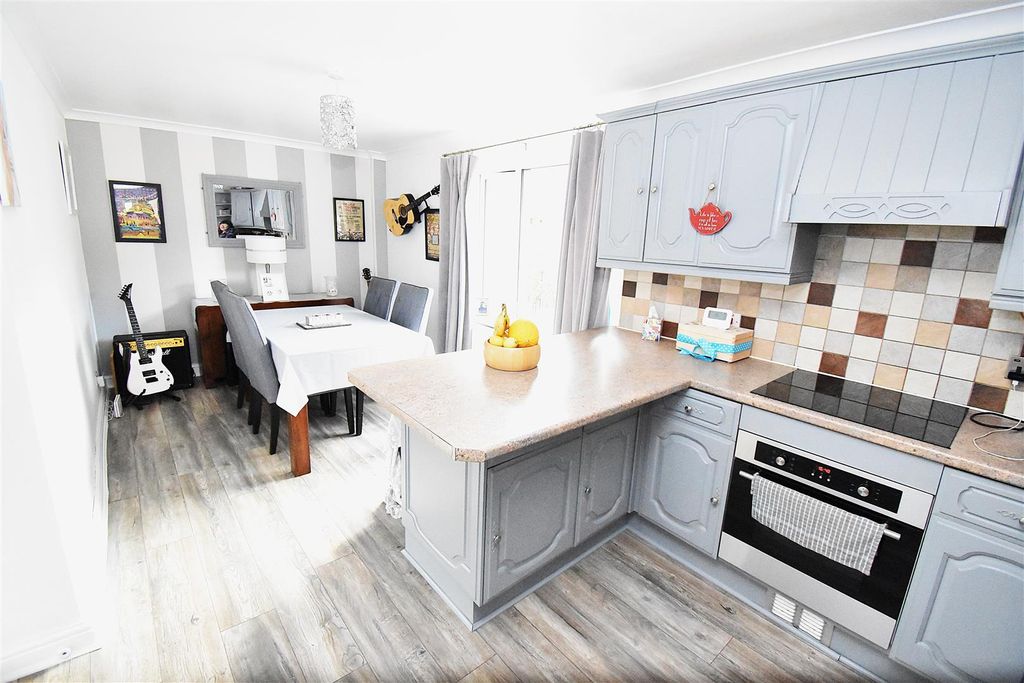 Property photo 3 of 10 3.Jpg