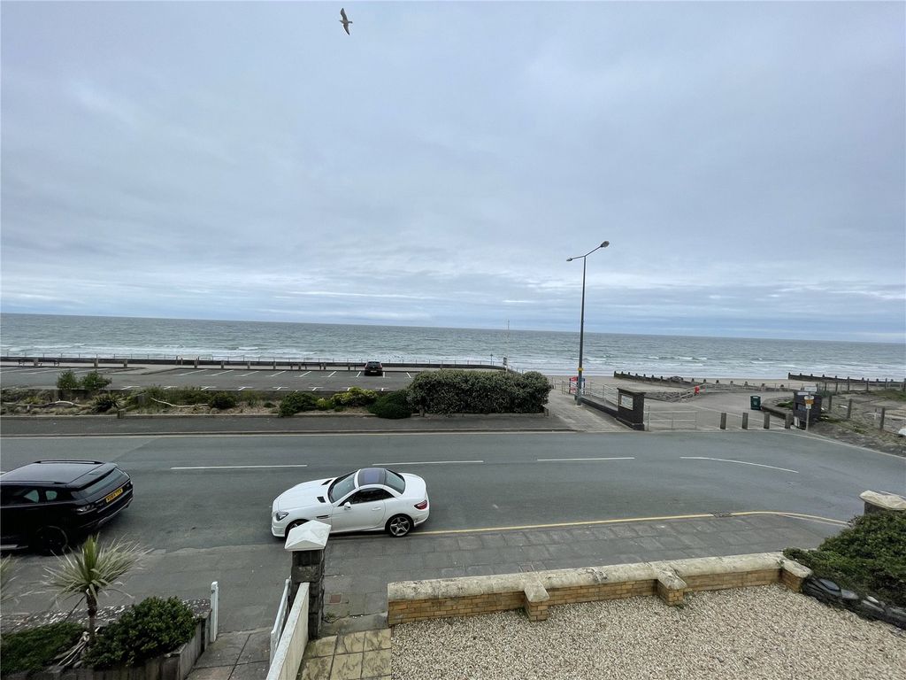Additional image 11 of 2 bed flat for saleMarine Parade, Tywyn, Gwynedd LL36