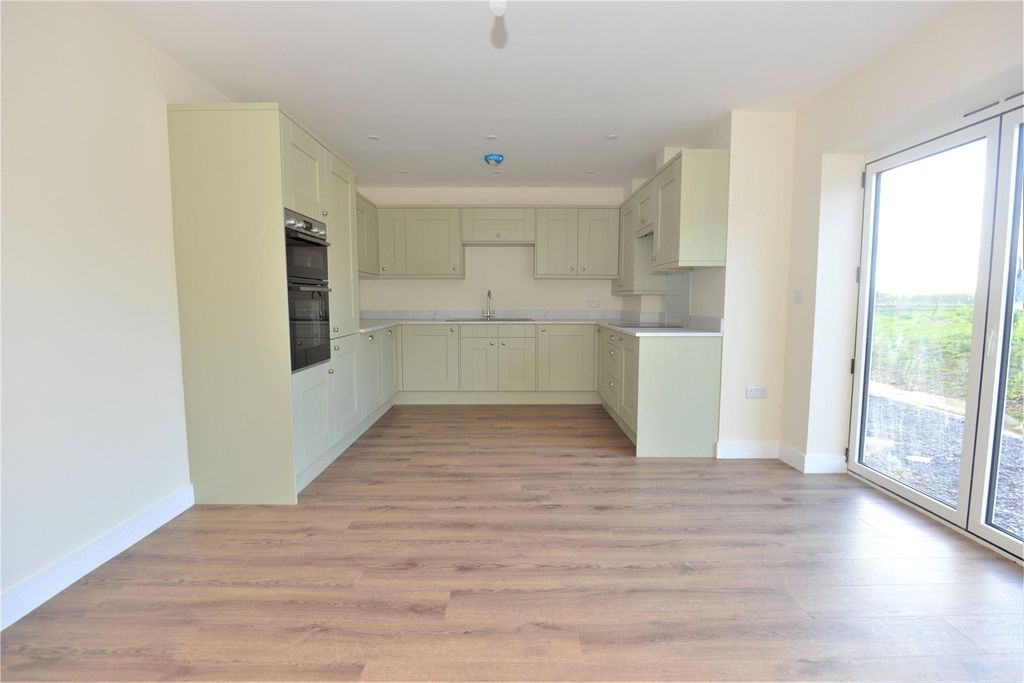 Property photo 3 of 10 Picture No. 09