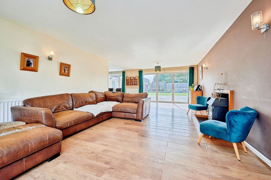 Property photo 2 of 30