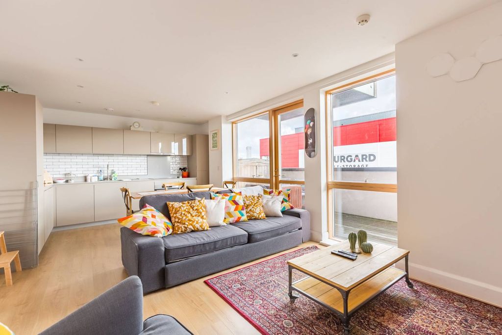 Property photo 2 of 13