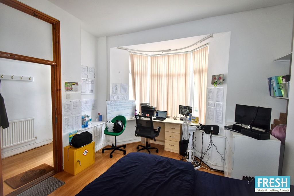 Property photo 2 of 19