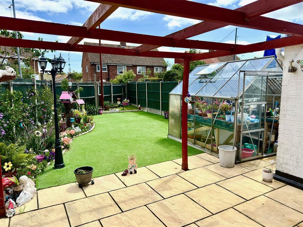 Property photo 2 of 17 Garden.Jpg