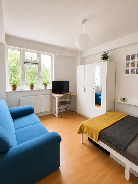 Property photo 1 of 5 Wexford House, Sidney Street, London E1 3Bb