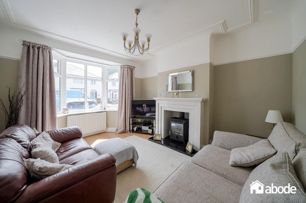 Property photo 2 of 29 7 Terence Road-14.Jpg
