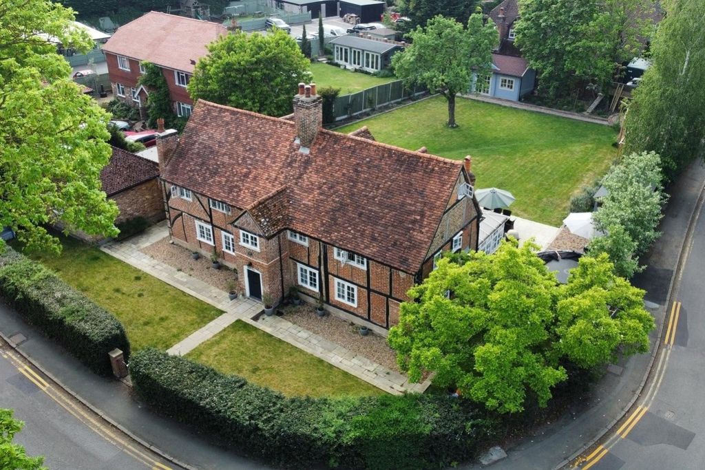 Property photo 2 of 29 Drone Front