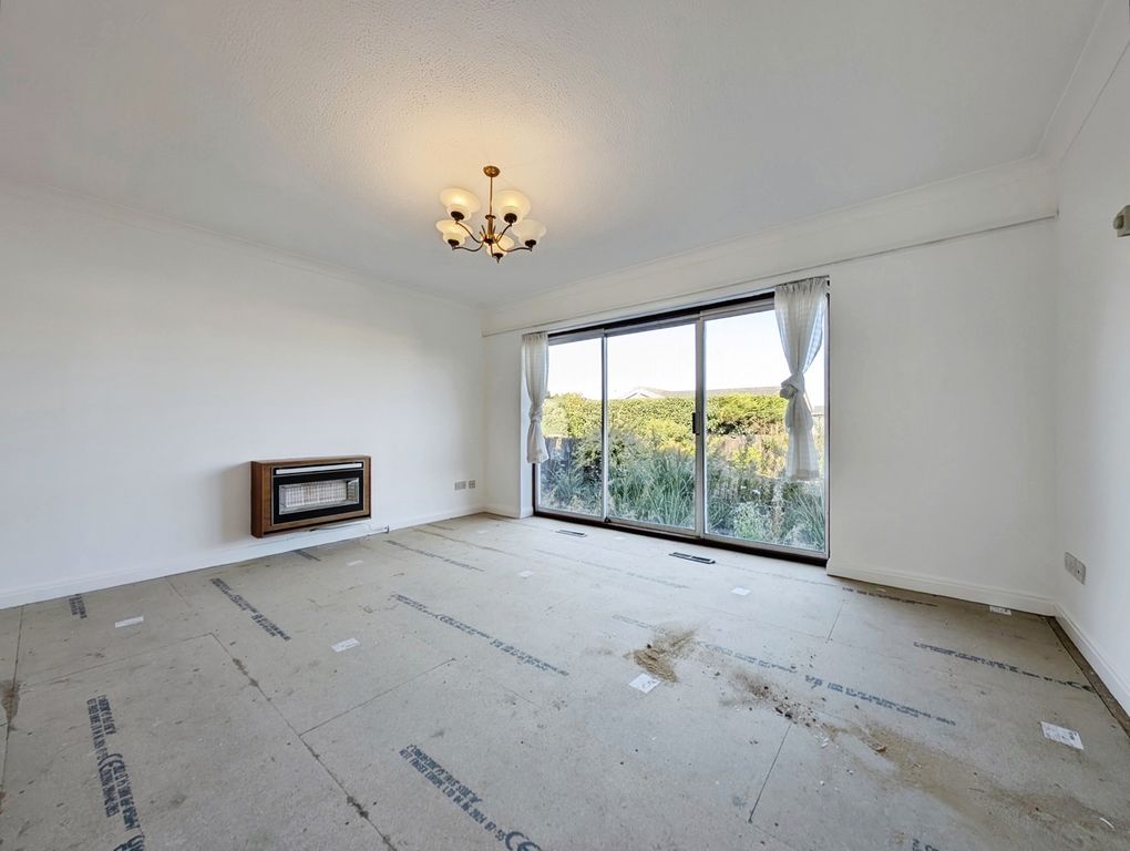 Property photo 3 of 17 Photo