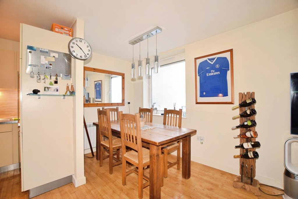Additional image 10 of 2 bed flat to rentLower Tanbridge Way, Horsham RH12
