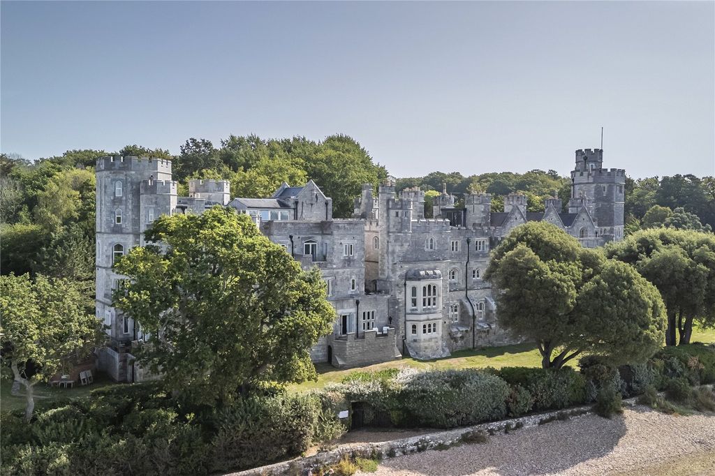 Property photo 1 of 16 Netley Castle