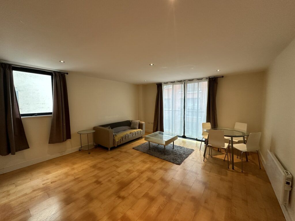 Property photo 2 of 8