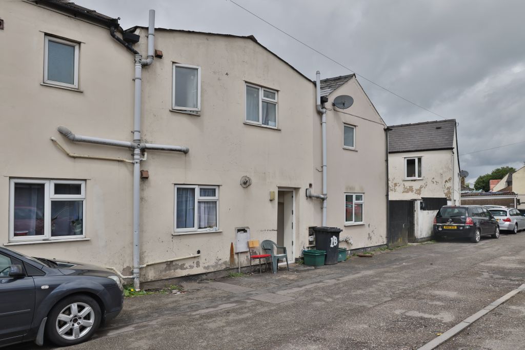 Property photo 1 of 21