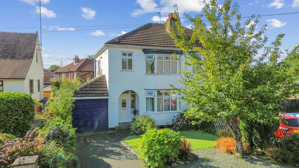 Property photo 1 of 42