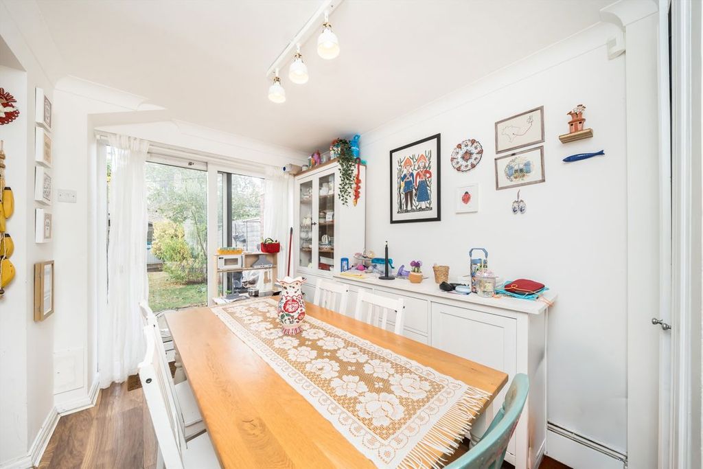 Property photo 2 of 8