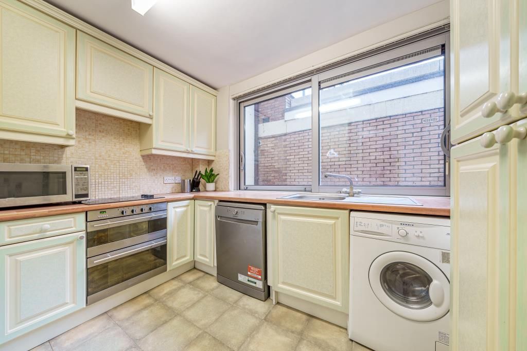 Property photo 2 of 10 Kitchen