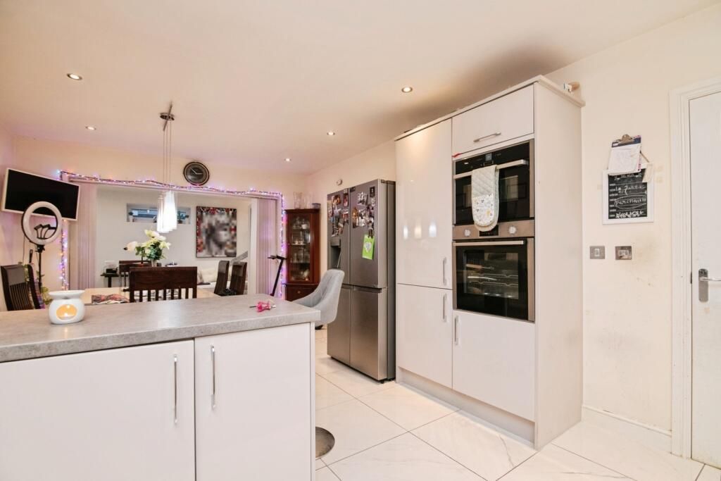 Property photo 2 of 38