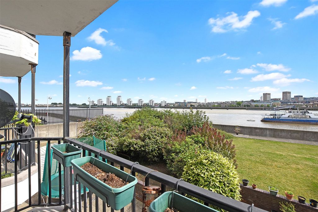 Property photo 2 of 10 Balcony/View