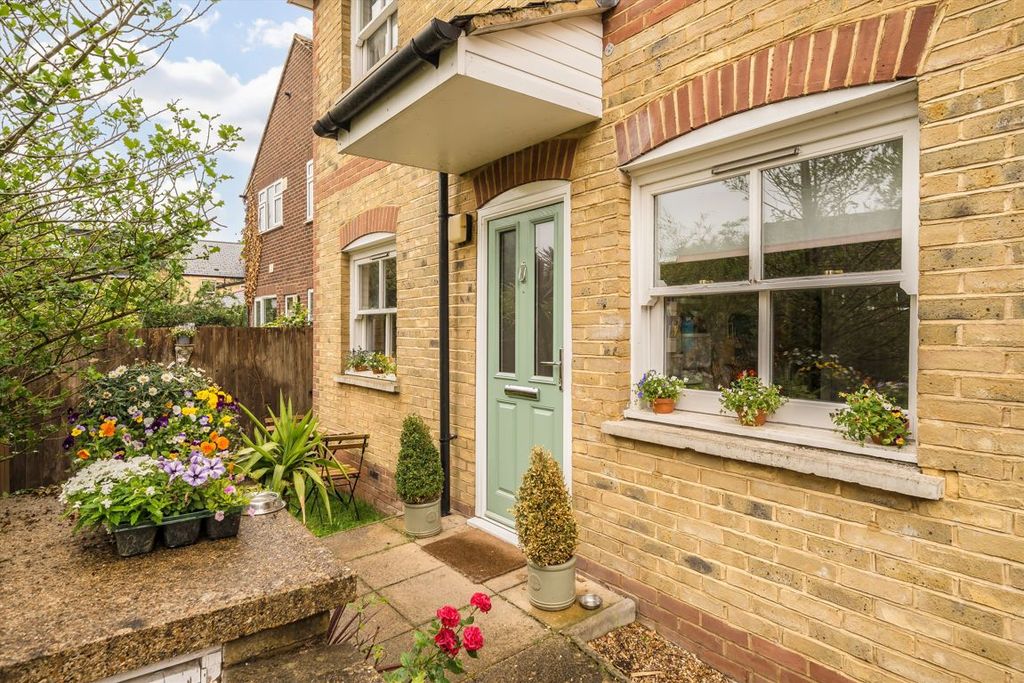 Property photo 1 of 8