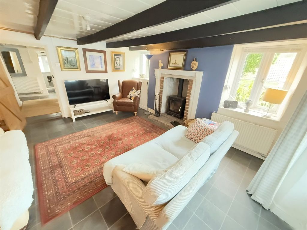 Property photo 3 of 19 Picture No. 06