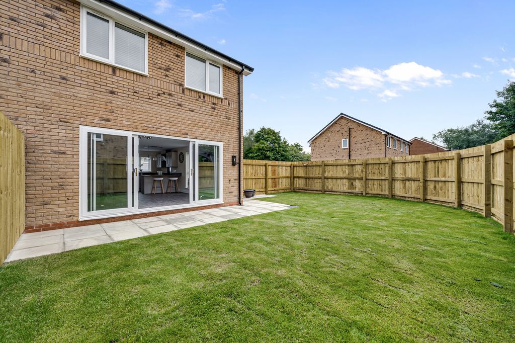 Property photo 2 of 21