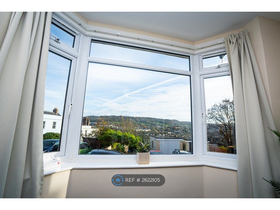 Property photo 2 of 35