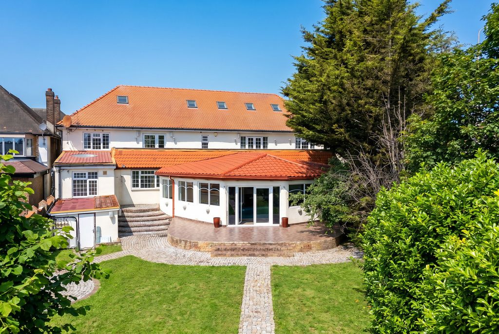 Property photo 2 of 49