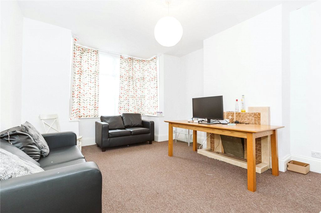 Property photo 2 of 11 Picture No. 25