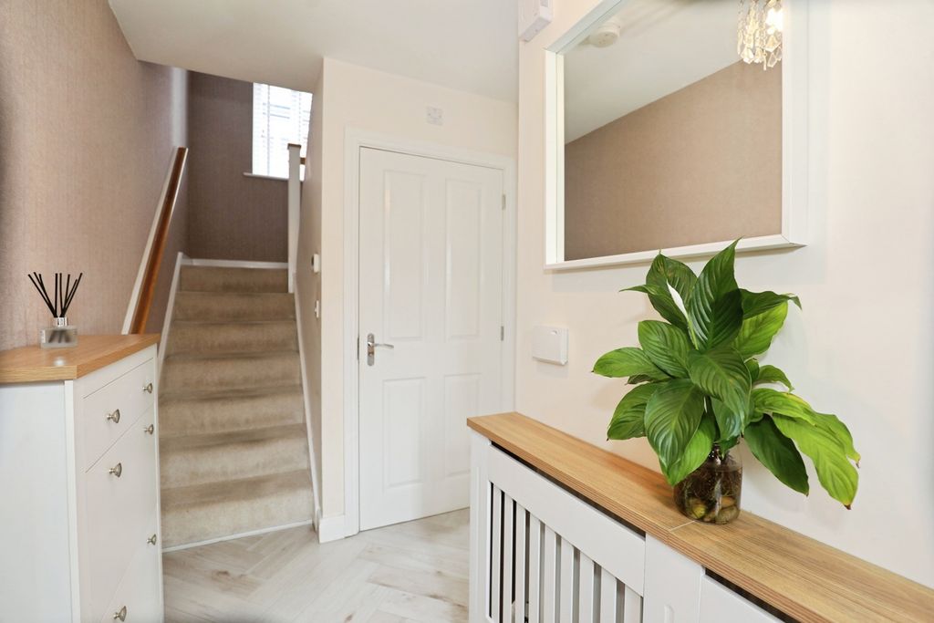Property photo 2 of 18 Pbox-Img.Jpg