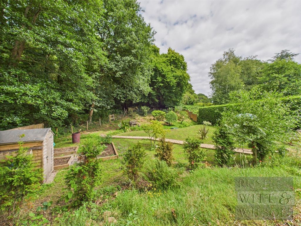 Property photo 2 of 26