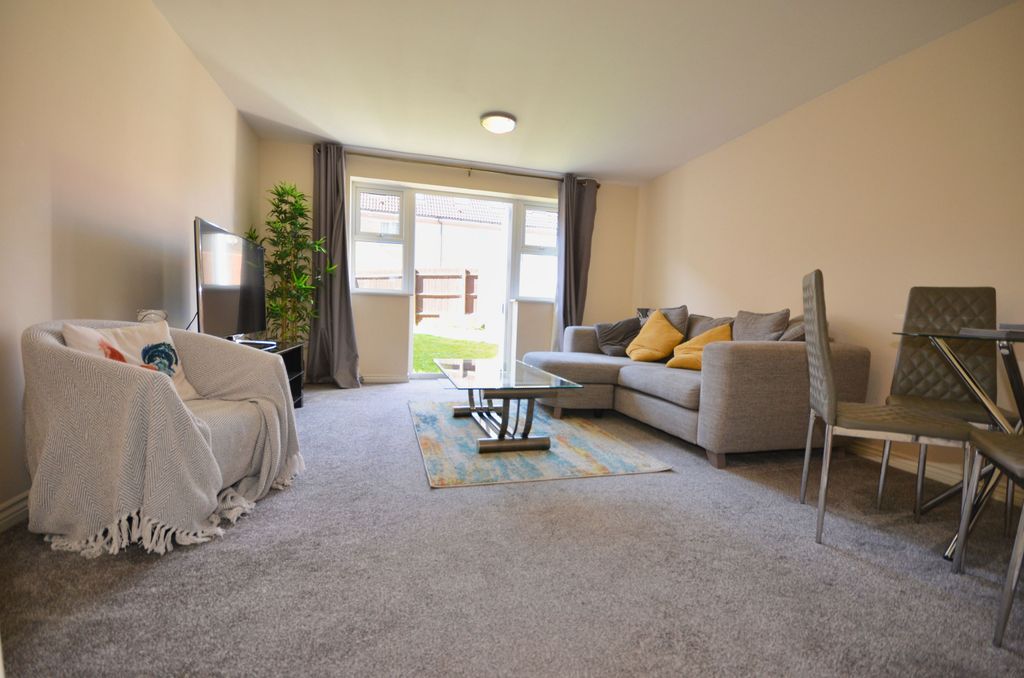 Property photo 2 of 27