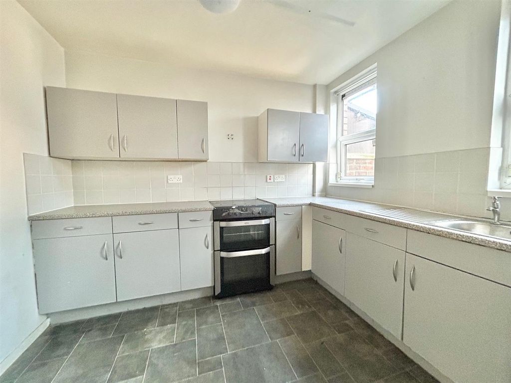 Property photo 2 of 5 Kitchen.Jpg