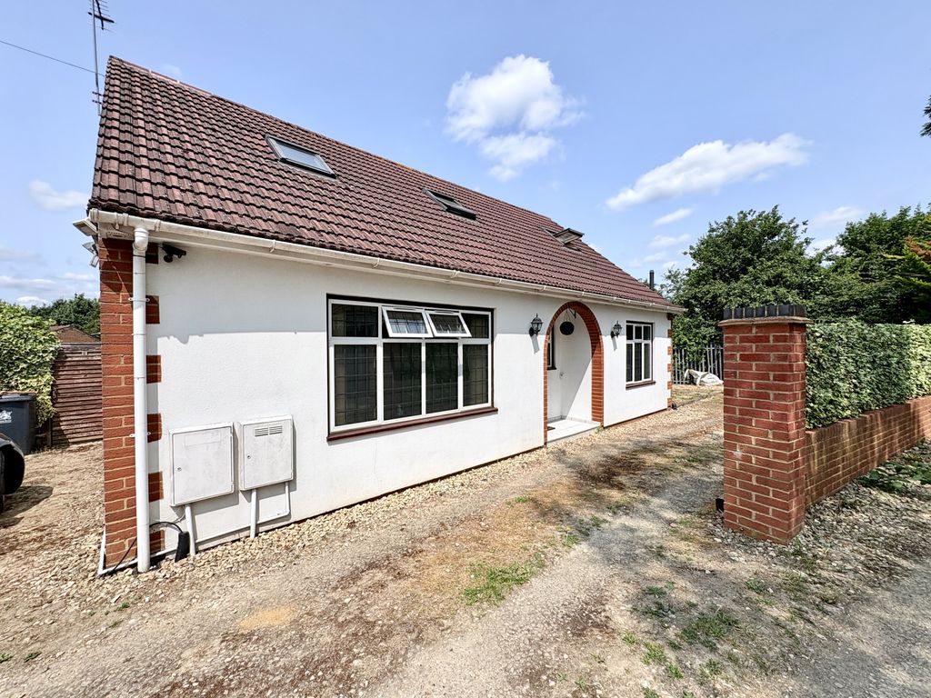Property photo 2 of 31