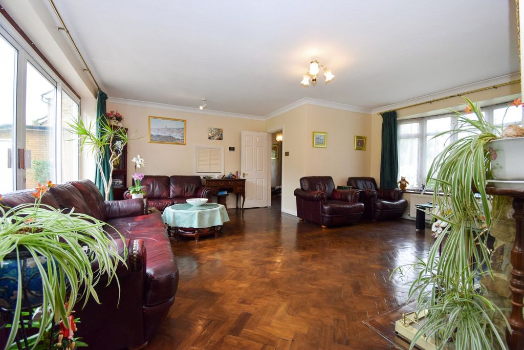 Property photo 2 of 17 Living Room