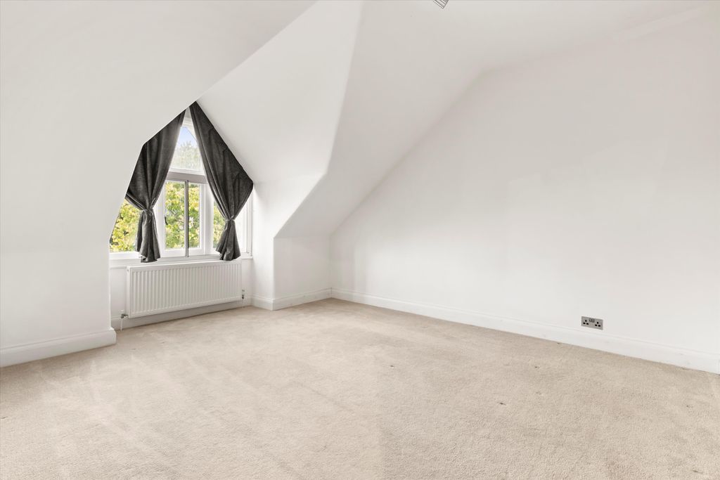 Property photo 3 of 8 Image