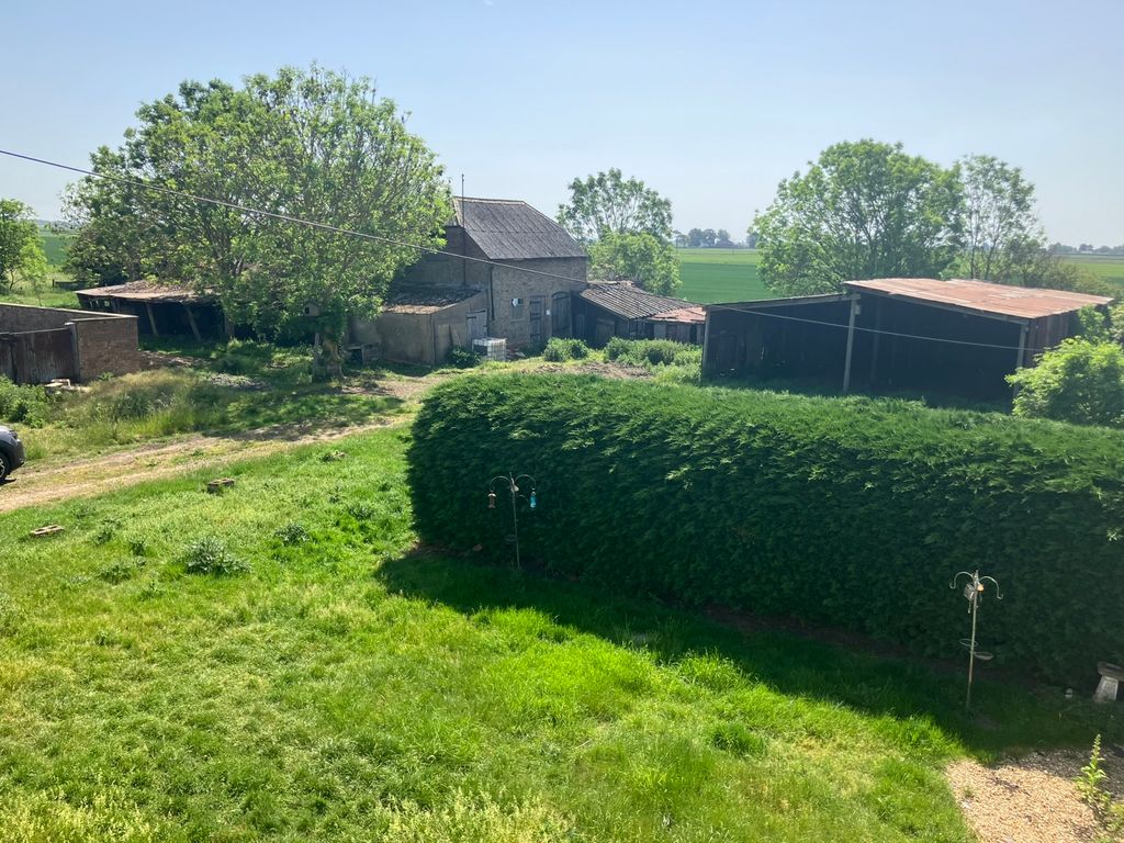 Property photo 3 of 12 Garden