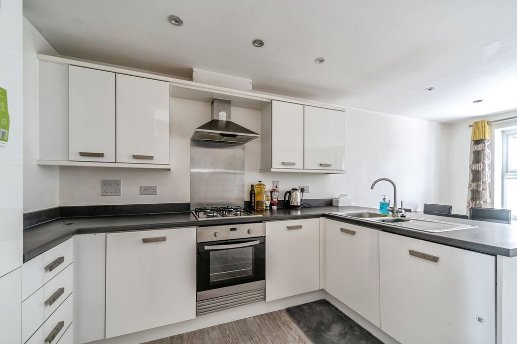 Property photo 2 of 14 Pbox-Img.Jpg