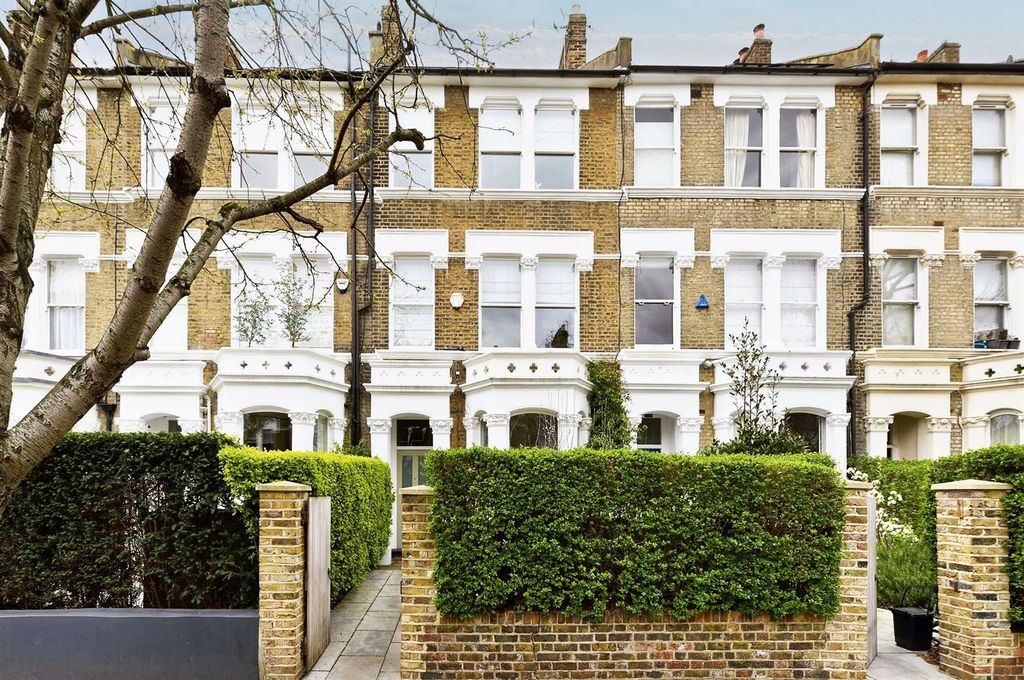 Property photo 2 of 22 137 Highlever Rd-4527.Jpg