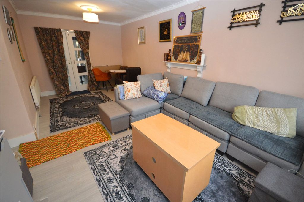 Property photo 2 of 15 Picture No. 04