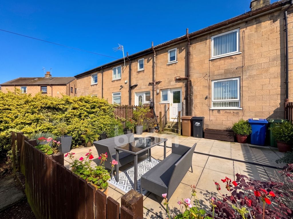 Property photo 3 of 20 Fir Place, Johnstone Rear Garden