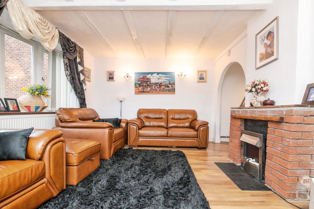 Property photo 2 of 15