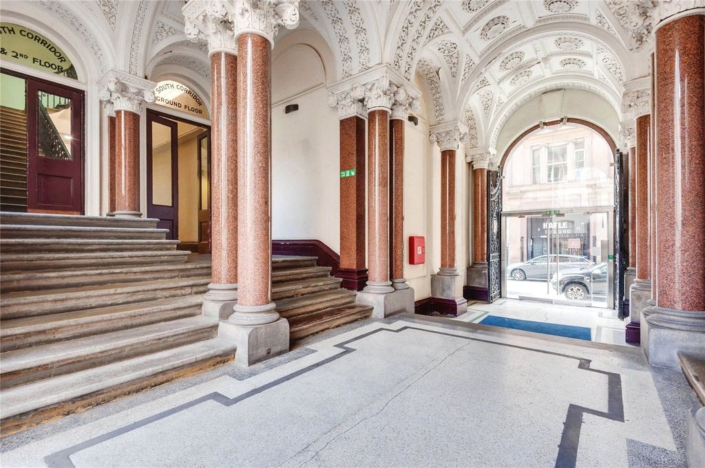 Property photo 3 of 23 Picture No. 12