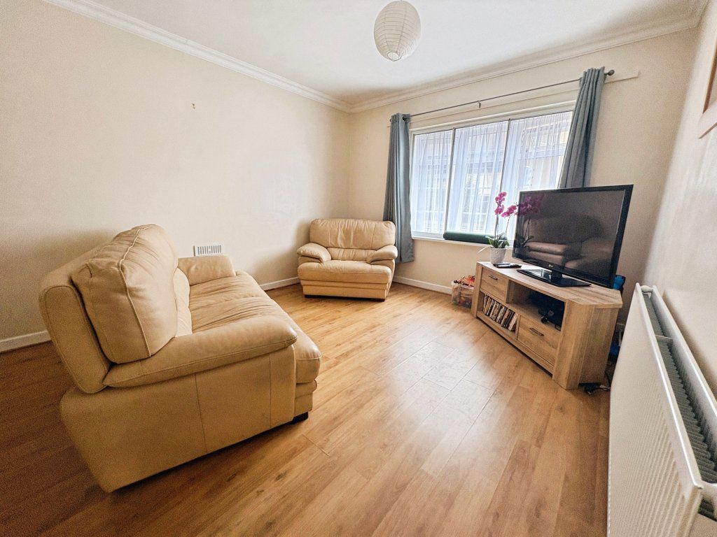 Property photo 3 of 8