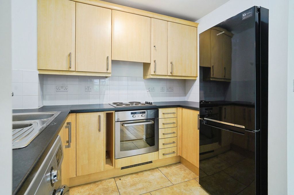 Property photo 3 of 9