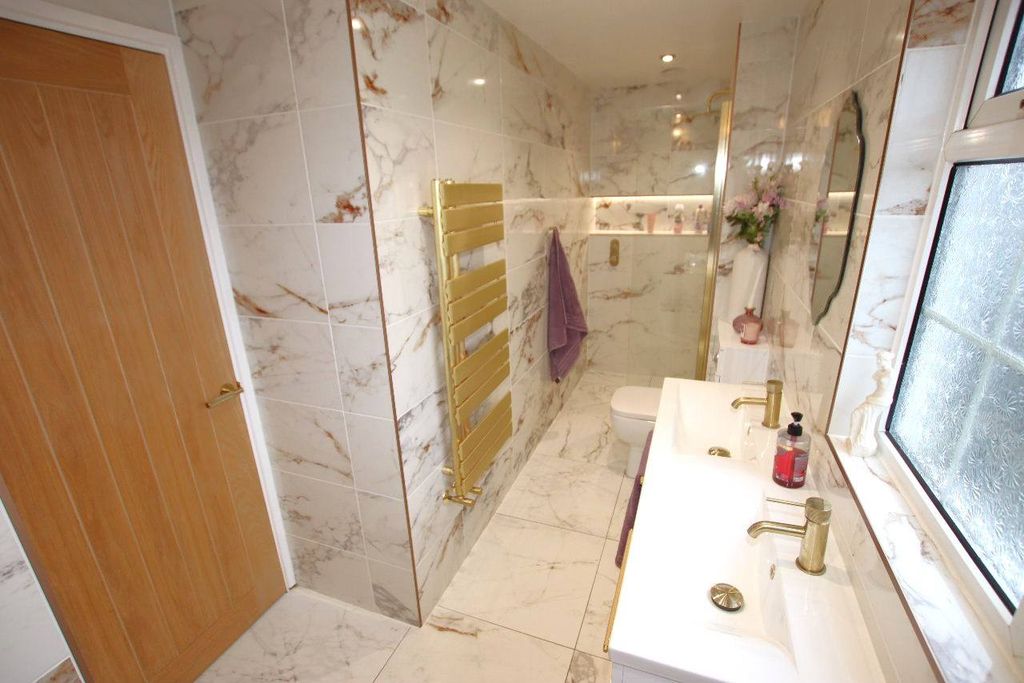 Property photo 3 of 30 Gallery
